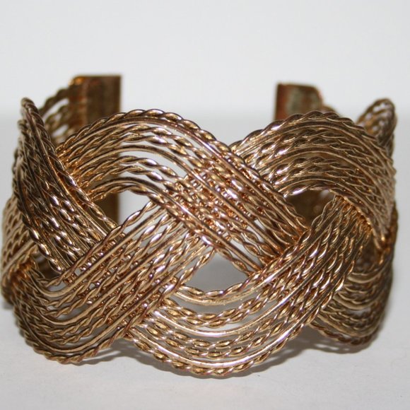 Vintage Jewelry - Beautiful gold wire cuff bracelet